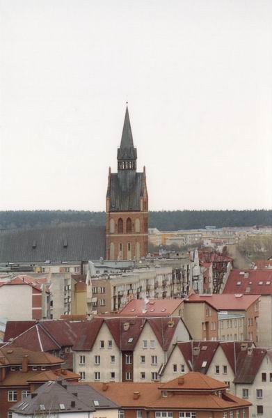 E�k - Widok na ko�ci� z wie�y ci�nie�